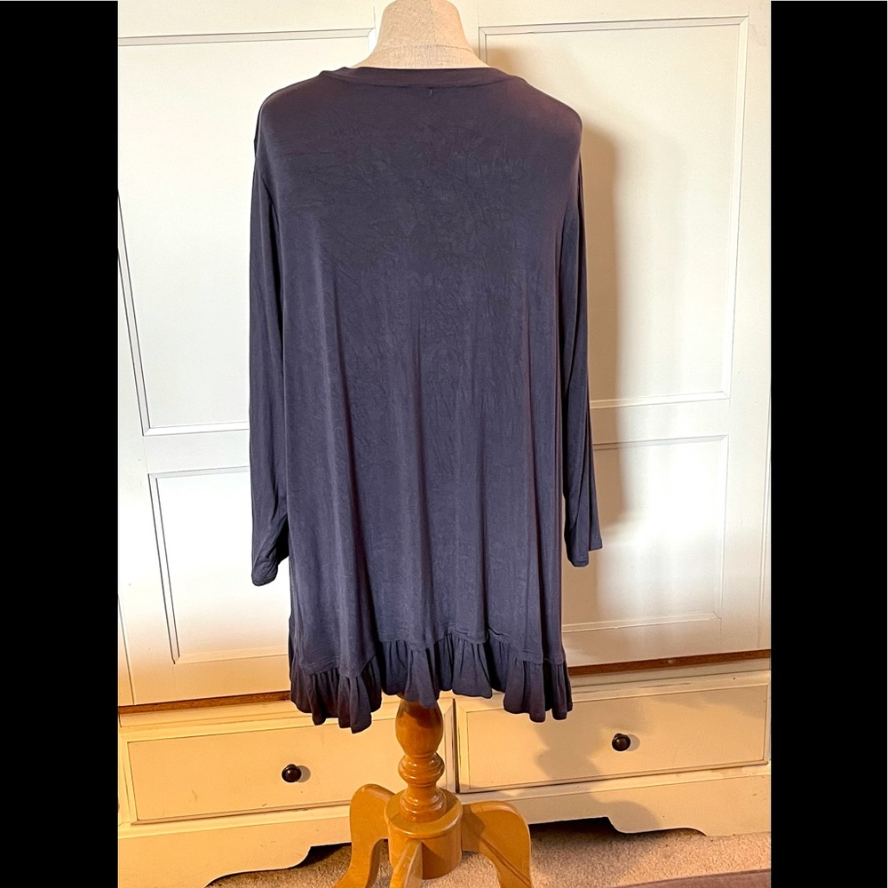 Logo Tunic - Picture 2 of 7